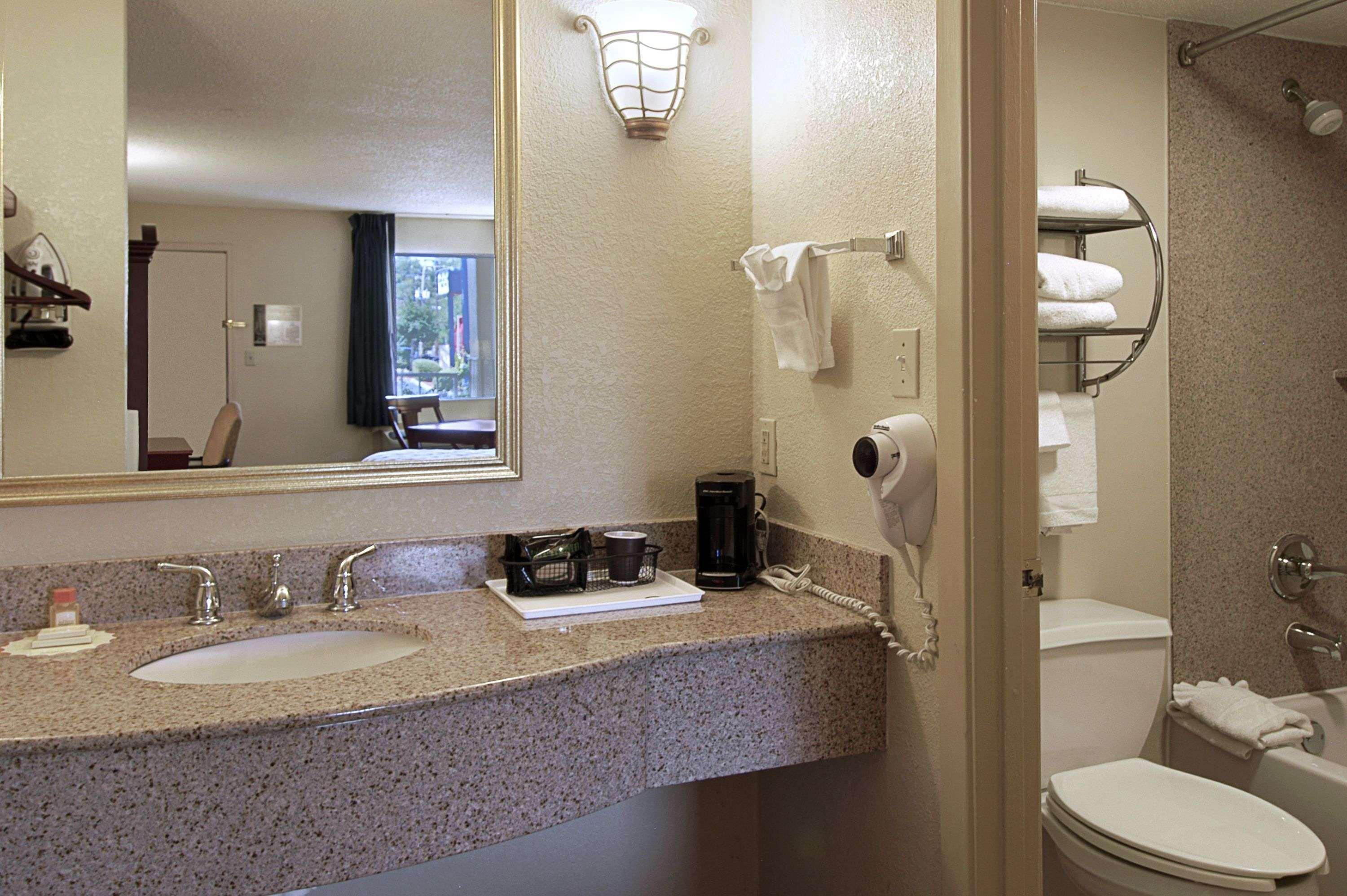 Days Inn By Wyndham Memphis At Graceland Kültér fotó